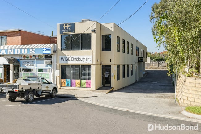 2/4 Stutt Avenue Doncaster VIC 3108