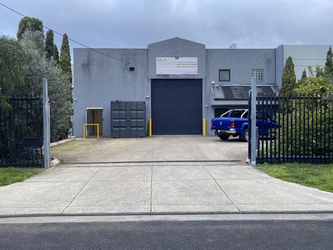 14 Knight Avenue Sunshine North VIC 3020 14 Knight Avenue Sunshine North VIC 3020