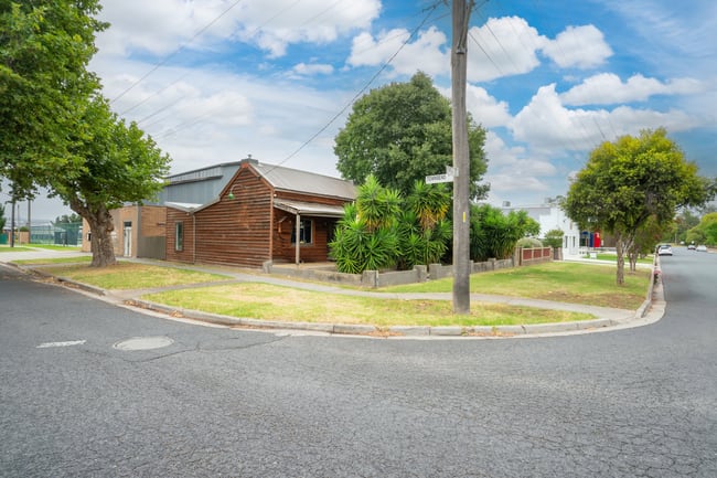581 Hovell Street South Albury NSW 2640 581 Hovell Street South Albury NSW 2640