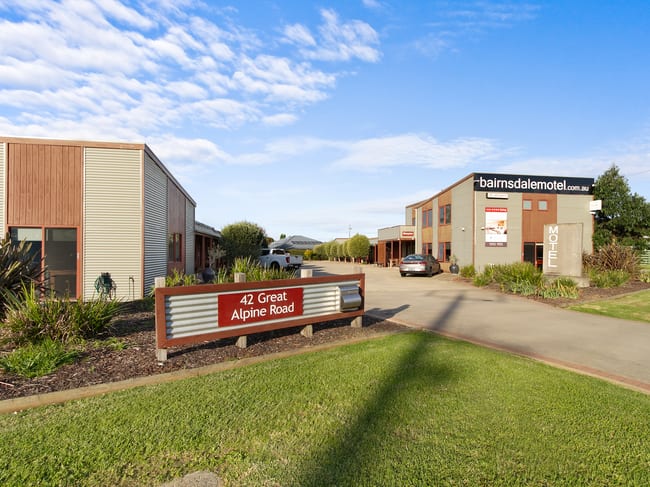 42 Great Alpine Road Bairnsdale VIC 3875 42 Great Alpine Road Bairnsdale VIC 3875