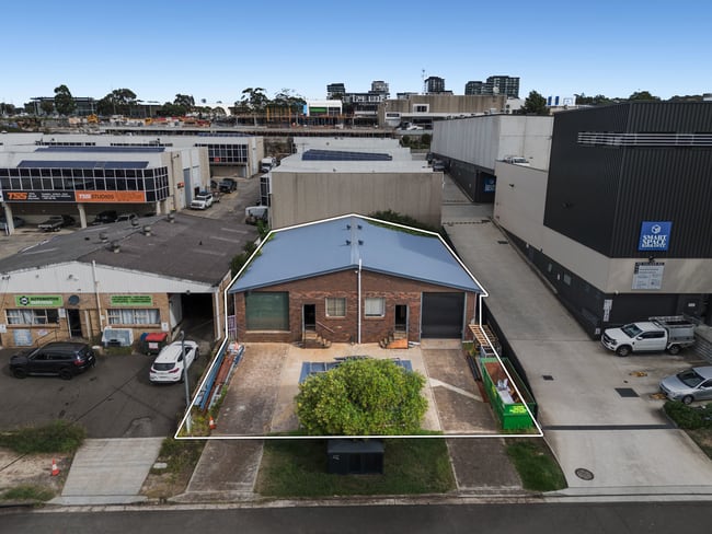 18 Yalgar Road Kirrawee NSW 2232 18 Yalgar Road Kirrawee NSW 2232
