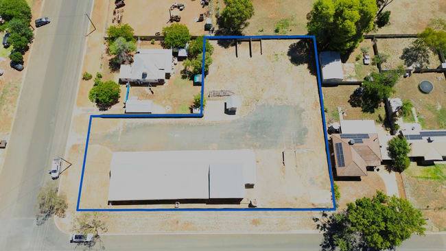1 Holt St Lake Cargelligo NSW 2672 1 Holt St Lake Cargelligo NSW 2672