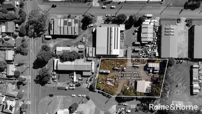 6 Gesham Way Bomaderry NSW 2541 6 Gesham Way Bomaderry NSW 2541