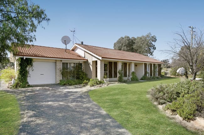 1076 Limekilns Road Clear Creek NSW 2795