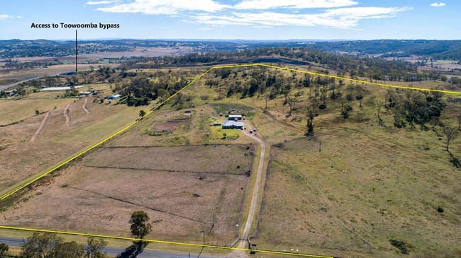 185 Hermitage Road Cranley QLD 4350 185 Hermitage Road Cranley QLD 4350