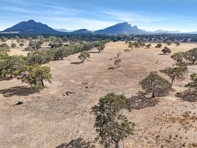 62 Bellicourt Road Dunkeld VIC 3294 62 Bellicourt Road Dunkeld VIC 3294
