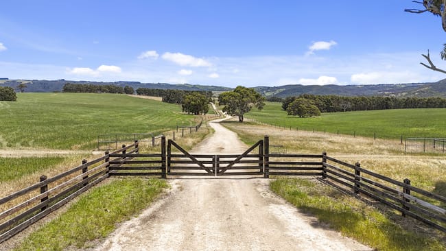 228 Hutchinson Road Hindmarsh Valley SA 5211 228 Hutchinson Road Hindmarsh Valley SA 5211
