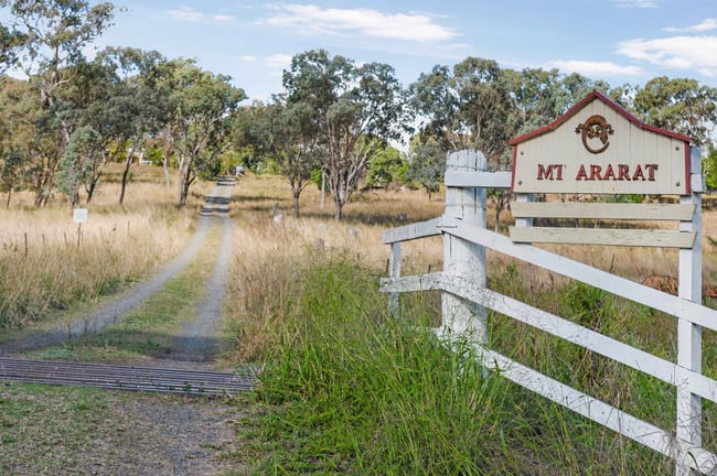 59 Gowrie Mountain School Road Kingsthorpe QLD 4400 59 Gowrie Mountain School Road Kingsthorpe QLD 4400