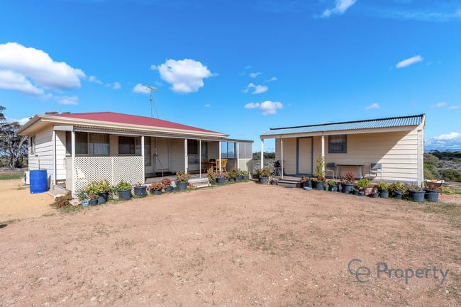 702 Sperling Road Sandleton SA 5356