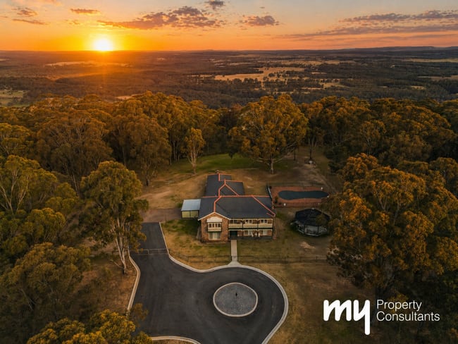 4 Top Ridge Road Razorback NSW 2571 4 Top Ridge Road Razorback NSW 2571
