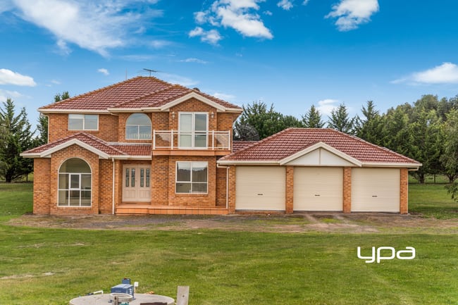 145 Wildwood Road Bulla VIC 3428 145 Wildwood Road Bulla VIC 3428
