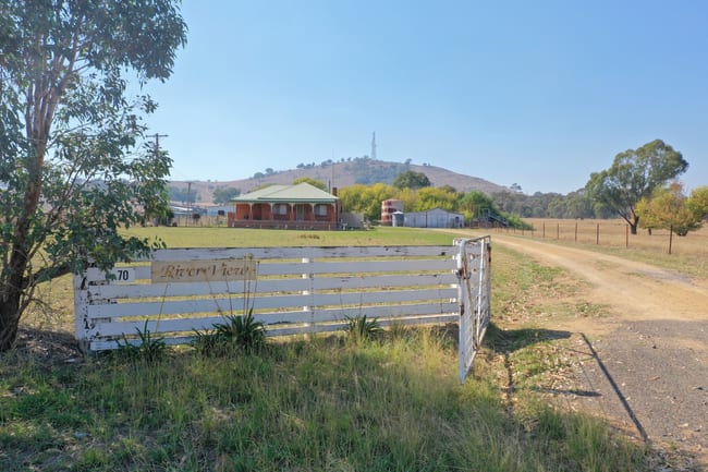 'Riverview', 70 Rugby Road Boorowa NSW 2586 'Riverview', 70 Rugby Road Boorowa NSW 2586