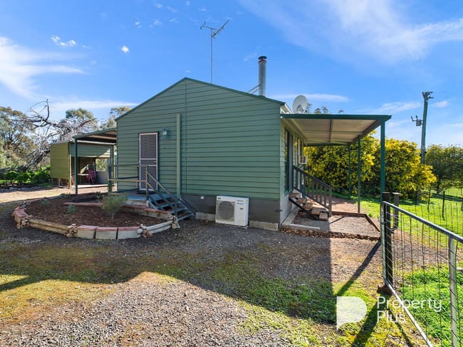 17 Grays Lane Wedderburn VIC 3518