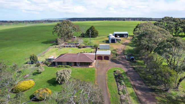 395 Settlers Road Tyrendarra VIC 3285 395 Settlers Road Tyrendarra VIC 3285