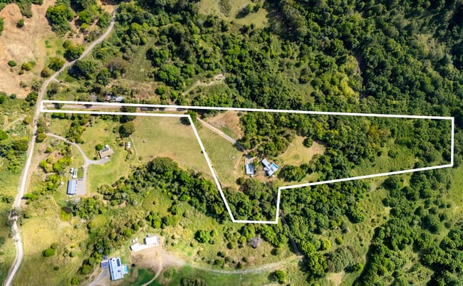 895 Hunchy Road Hunchy QLD 4555 895 Hunchy Road Hunchy QLD 4555