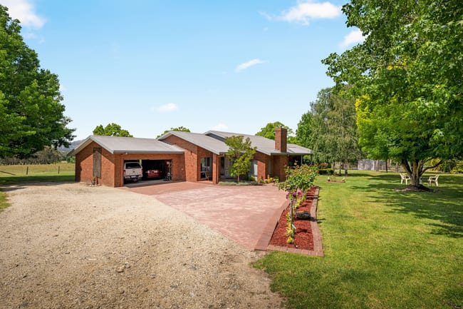 1672 Kiewa Valley Highway Kiewa VIC 3691