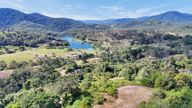 621 Middle Creek Road Sarina QLD 4737 621 Middle Creek Road Sarina QLD 4737
