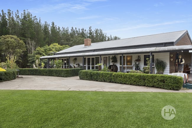 1 Random Drive Moorooduc VIC 3933