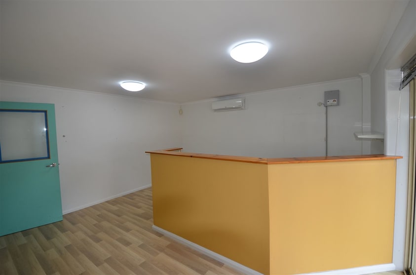 Click to view all images 2/9 Commerce Street Wauchope NSW 2446 - Image 2