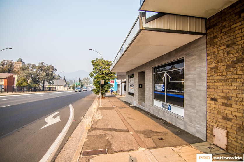 Click to view all images Unit 2/86 Bridge Street Tamworth NSW 2340 - Image 2