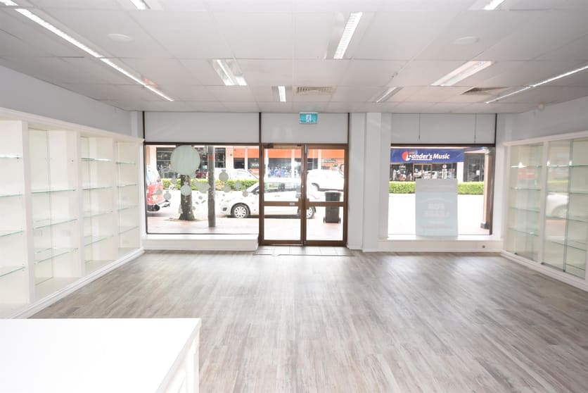 Click to view all images 289 Summer St Orange NSW 2800 - Image 3