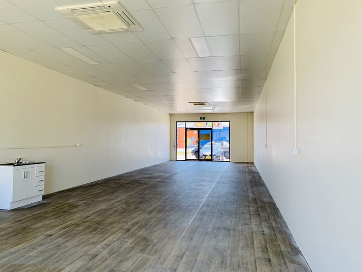 Click to view all images 2/2B Reef Pl Cnr Shute Harbour Rd/Paluma Rd Cannonvale QLD 4802 - Image 2