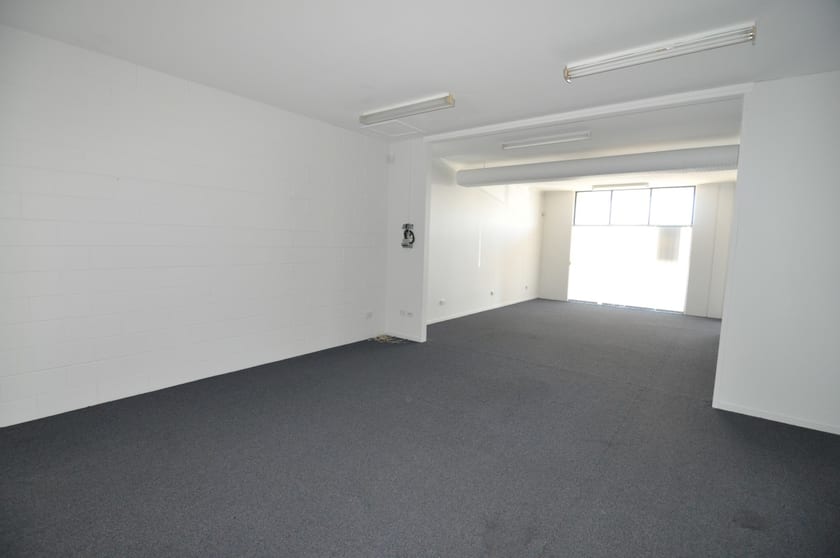3/264 Woolcock Street Currajong QLD 4812 - Image 2