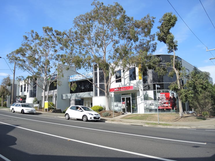 Click to view all images 2/18 Sherbourne Road Greensborough VIC 3088 - Image 2