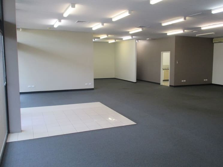 Click to view all images 2/4 Albatross Street Winnellie NT 0820 - Image 1