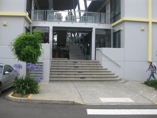 Click to view all images 79 Manningham Road Bulleen VIC 3105 - Image 2