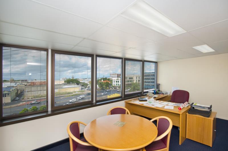 Click to view all images 130 Victoria Parade Rockhampton City QLD 4700 - Image 2