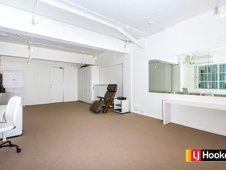 Click to view all images 26 Ridge Street North Sydney NSW 2060 - Image 2