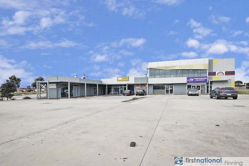 Click to view all images 1/1-3 Universal Way Cranbourne VIC 3977 - Image 3