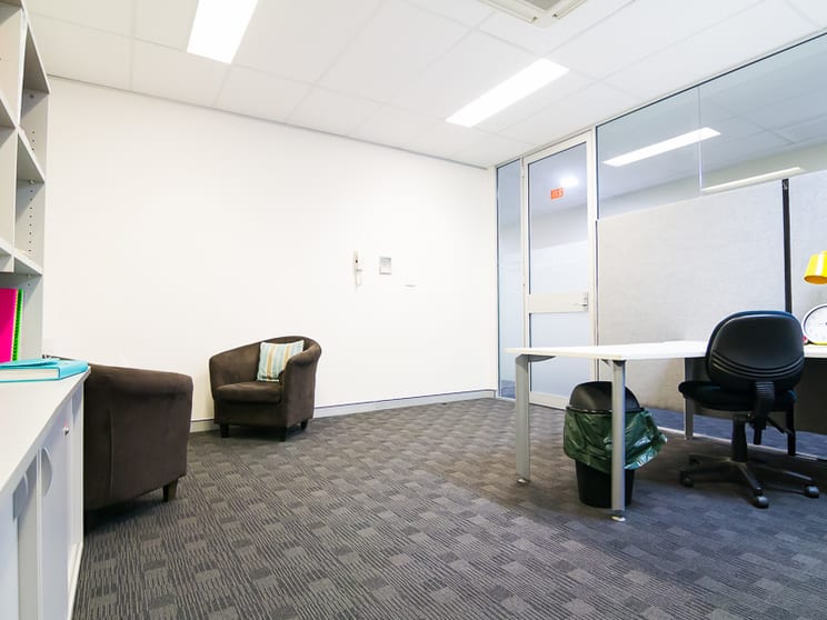 Click to view all images 2.11-under offer/5 Celebration Drive Bella Vista NSW 2153 - Image 3