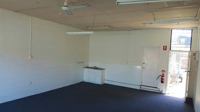 Click to view all images Shop 2/99 Aerodrome Road Maroochydore QLD 4558 - Image 3