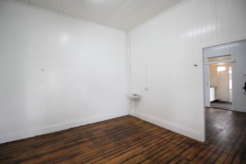 Click to view all images 325A Margaret Street Toowoomba City QLD 4350 - Image 3