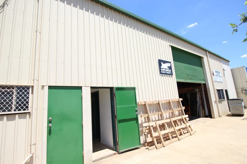 Click to view all images 2/5 Brook Street North Toowoomba QLD 4350 - Image 1