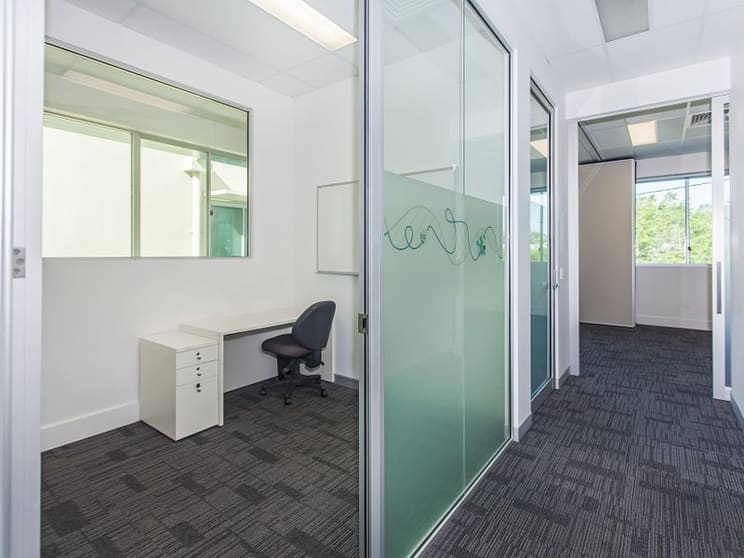 Click to view all images Upstairs 7/1311 Ipswich Road Rocklea QLD 4106 - Image 1