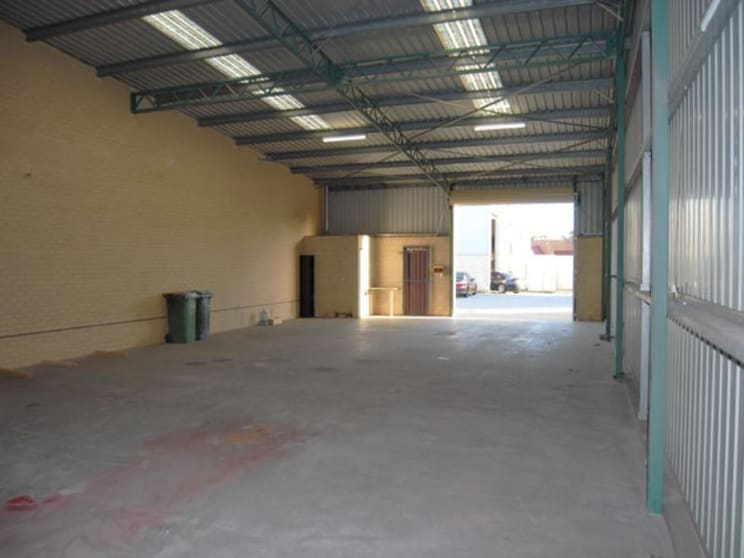 Click to view all images 1 & 4/11 Day Road Rockingham WA 6168 - Image 3