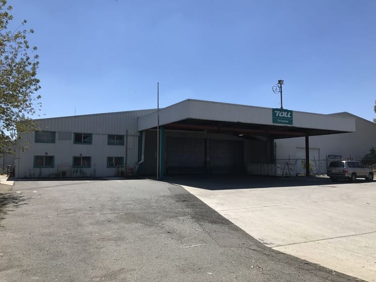 Click to view all images Unit 1 and 2/23 Mildura Street Fyshwick ACT 2609 - Image 1