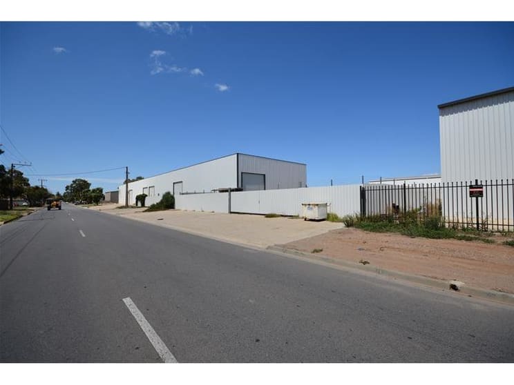 Click to view all images Unit 1A, 100-106 South Terrace Wingfield SA 5013 - Image 2
