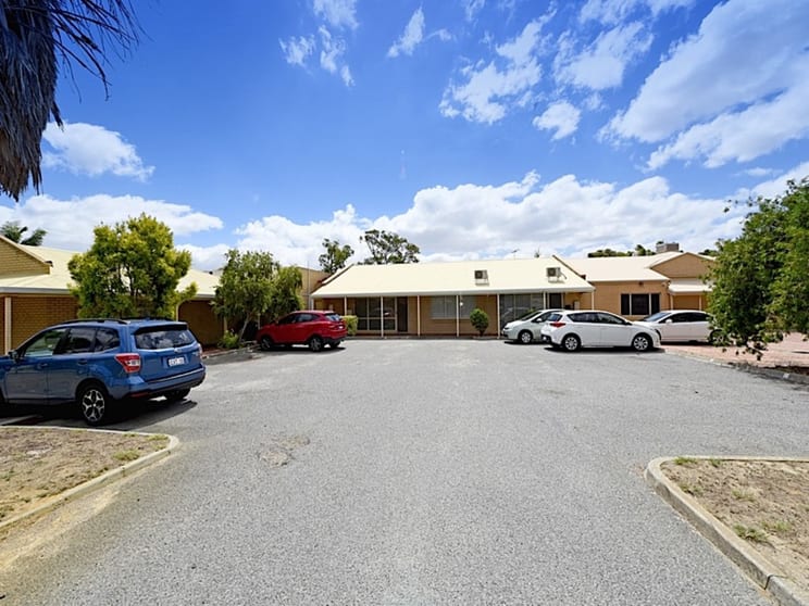 Click to view all images 1/5 Warbler Court High Wycombe WA 6057 - Image 2