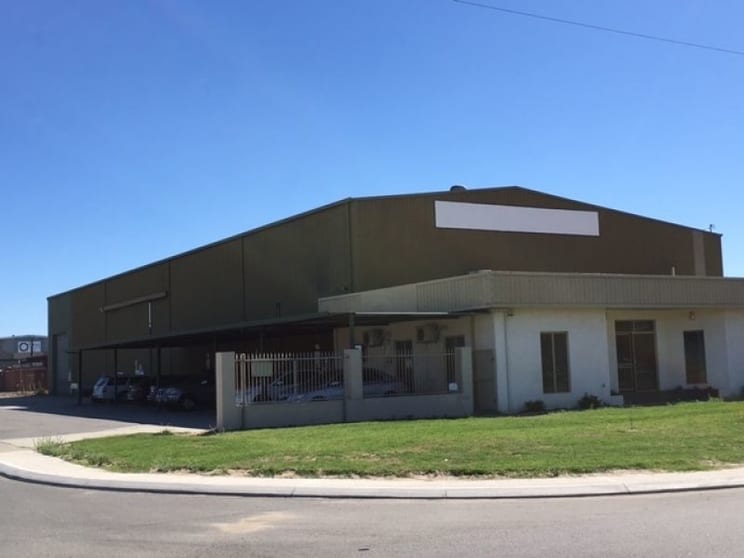 Click to view all images 11 Yeates Road Kwinana Beach WA 6167 - Image 1