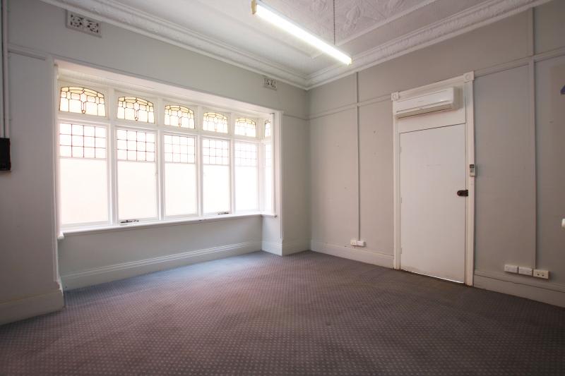 Click to view all images 4/617 Dean Street Albury NSW 2640 - Image 2
