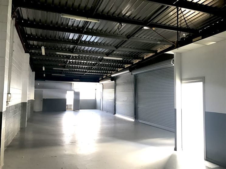 Click to view all images 2/12 Dixon Street Strathpine QLD 4500 - Image 3