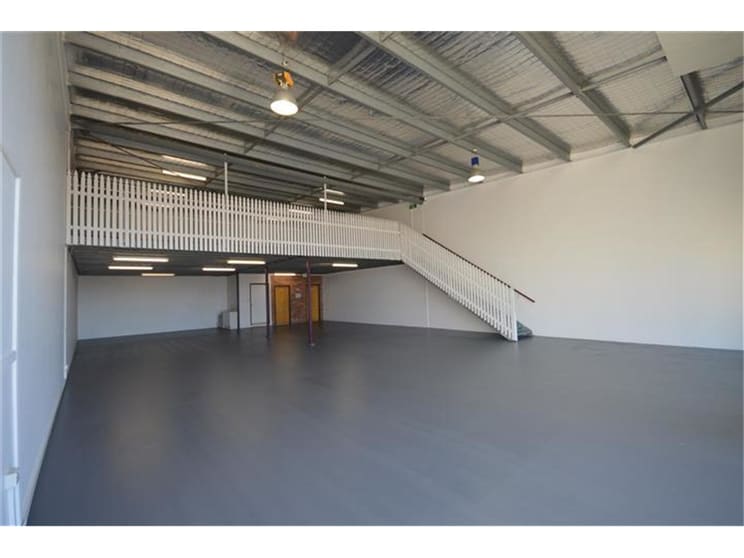 Click to view all images (Unit 6)/386-390 Pacific Highway Belmont NSW 2280 - Image 2