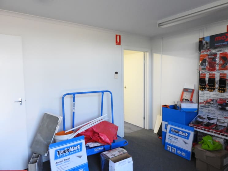 Click to view all images 2/26-30 Christensen Street Cheltenham VIC 3192 - Image 3