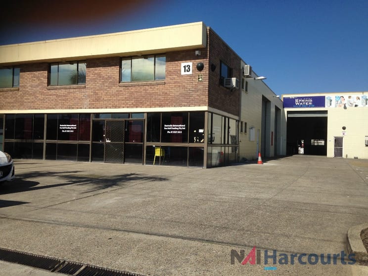 Click to view all images 1a/13 Brendan Drive Nerang QLD 4211 - Image 1