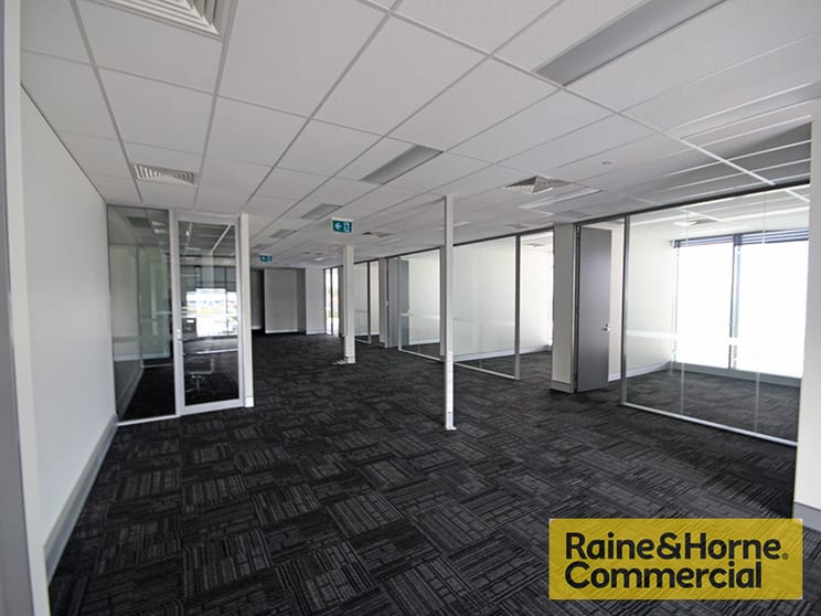 Click to view all images 3/368 Earnshaw Road Banyo QLD 4014 - Image 2