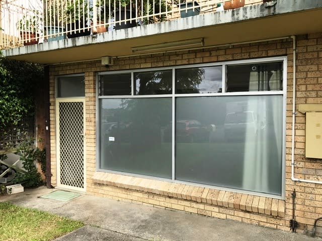 Click to view all images 1/4 Yellagong Street West Wollongong NSW 2500 - Image 1